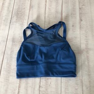 Lululemon high neck sports bra size 4
